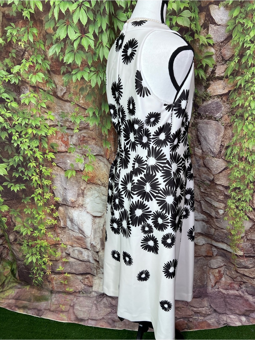 HALSTON Quiet Luxury Fit and Flare Black and Ivory Scuba Knit Event Dress, 10 - Picture 9 of 13